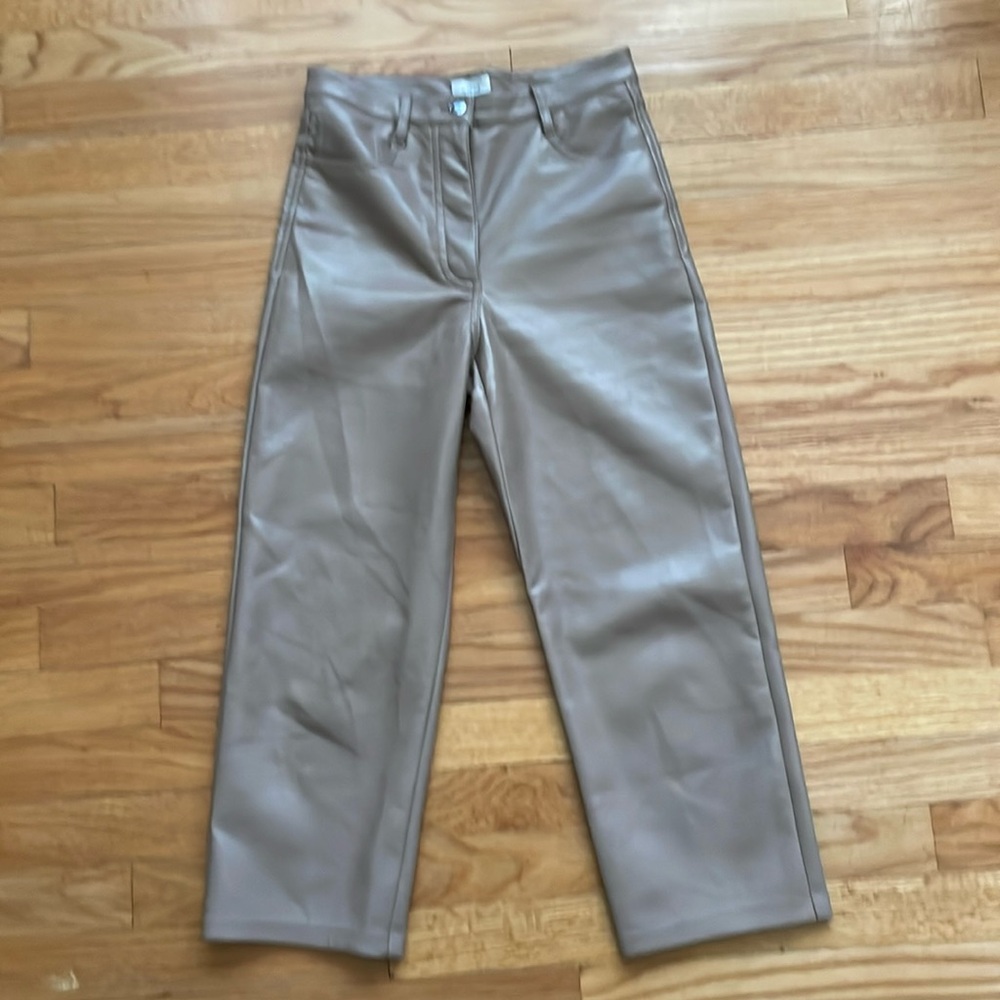 ARITZIA WILFRED Sz 4 The Melina Vegan Leather crop  Pants Saville Beige C4‎